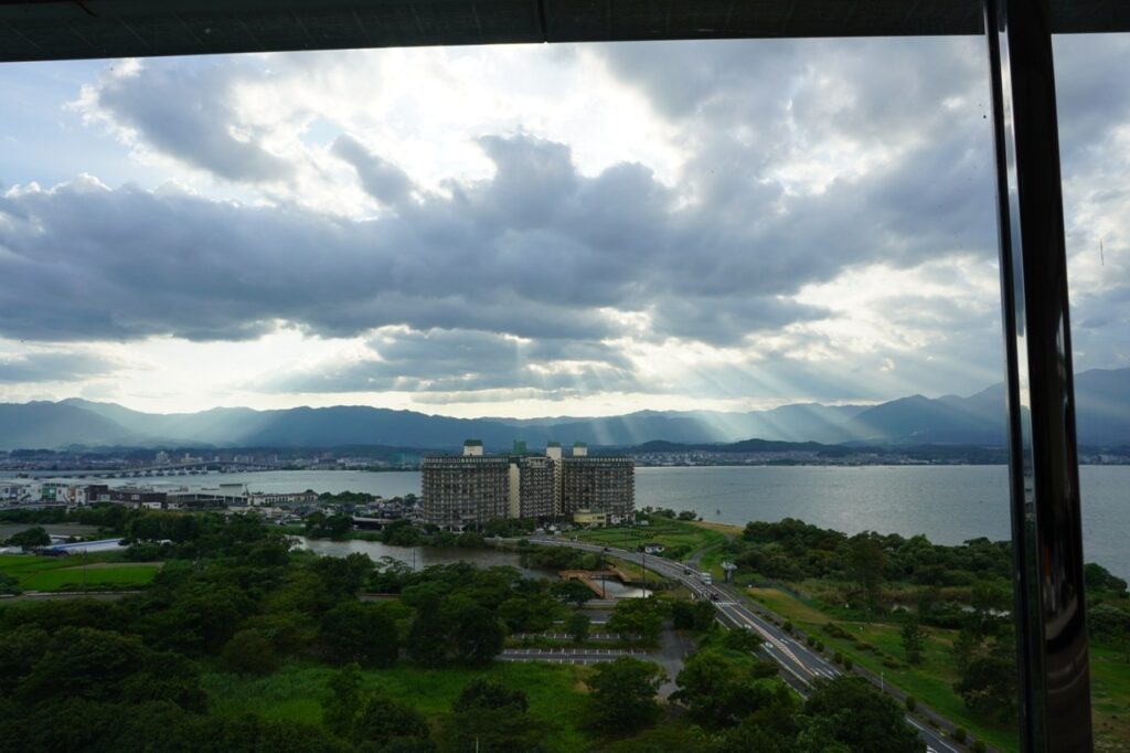 琵琶湖マリオットホテルのレストランから見える景色